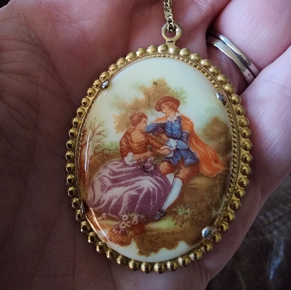 Vintage painted/printed necklace - Picture 2 of 4